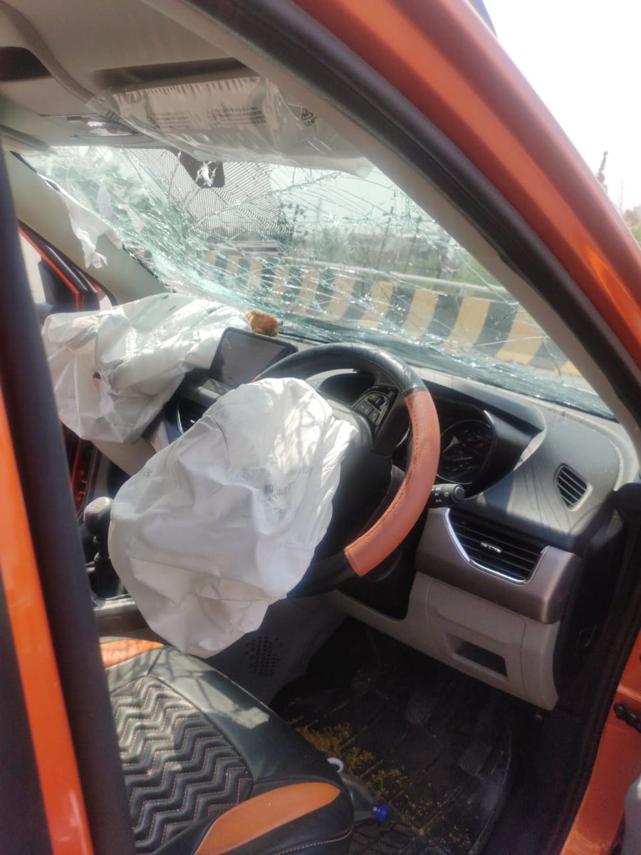 ANUPRAYOG's tweet image. Dear @TataMotors_Cars @TataCompanies @TataMotors & respected Sir @RNTata2000 
I got an accident on dates 18 may 2020 but your Nexon car saved our lives really  India 's safest car.
But after accident  RKL motors Gorakhpur UP made life miserable  by their pathetic service.