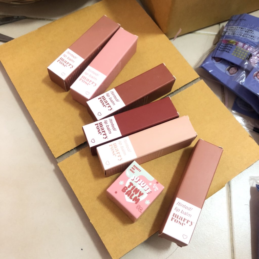 skincare_caree's tweet photo. แท่งละ 100 บาท ค่าส่ง 20฿
🍒🍅🌰🍉🍑พร้อมส่งทั้ง 5 สี
ซื้อคู่ไทนี่ 130฿ ส่งฟรี
#แมรี่โรส #ลิปแมรี่โรส #marryrose #lipmarryrose #ลิปโอ้มายติ้น #ลิปมัน #ลิปสติก #ลิปปาล์มแมรี่โรส #พร้อมส่ง #ส่งต่อคสอ #ส่งต่อสกินแคร์ #ส่งต่อเครื่องสําอาง https://t.co/Y9I9Ivu2DR