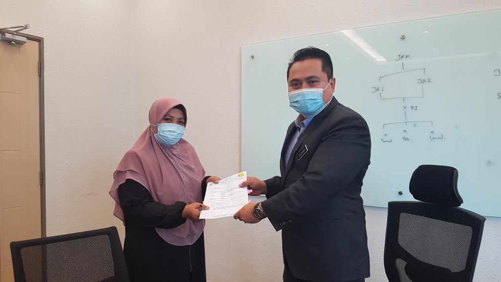 15 September 2020 - Penyerahan SST dari Ir. Zulkhairi Jurutera Awam Penguasa Bahagian Bangunan JKR Selangor kepada SEVENTY SOLUTION