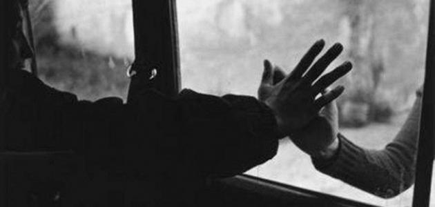 أتظاهر بأني اتجاهلك ، لكنني افتقدك 🖤.