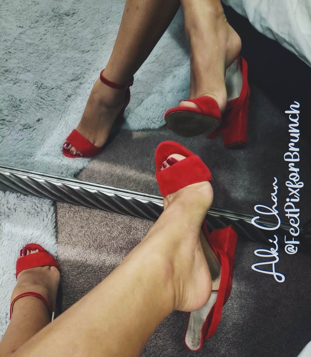 SolelyMsJaye's tweet photo. Sad to see the weekend come and go so quickly :(
#beautifulheels #feetinheels #feetpics #sellingfeetpics #cutefeet #cutesoles #prettyfeet #prettyheels #prettyfeet #barefoot #shoesaddict #Heels #feetlovers https://t.co/NHRZio1DCG