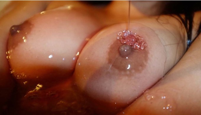 I spent the last hour trying to find photos as I didn&rsquo;t take many nudes pre onlyfans LOL and here&rsquo;s 3