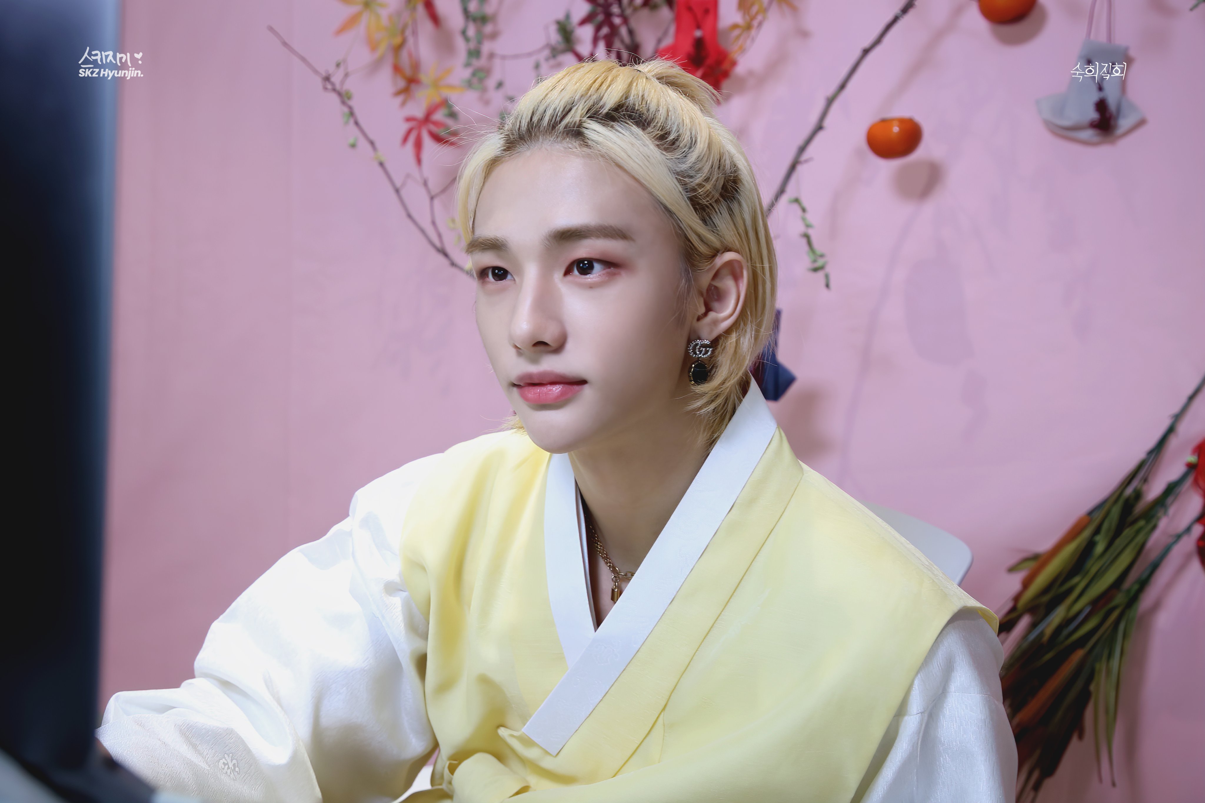 stray kids ヒョンジン IN生 HOTTRACK Stray Kids on X: 