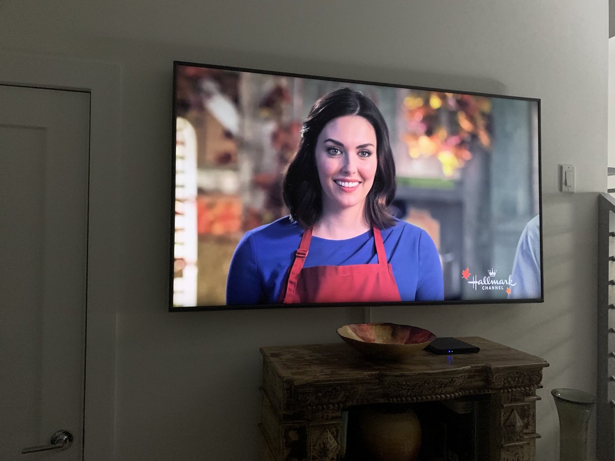 ReneVicto's tweet photo. #FallingForYou ⁦@tyler_hynes⁩ ⁦@TaylorCole⁩.  Thank you ⁦@hallmarkchannel⁩ beautiful movie with great actors and actresses. The chemistry was off the chart and the story was beautiful. Thank you❤️🔥 https://t.co/XWX5hJRaOn