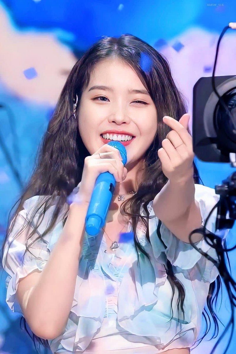 leejiweuns's tweet photo. It's a cruel world, but you make it so beautiful for us.

#아이유 #IU https://t.co/7NPu2spTk4