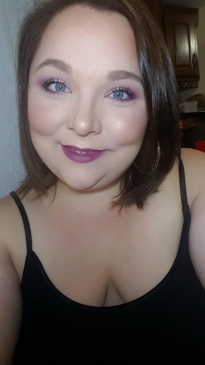 Michell12896406's tweet photo. Deep Plum
#plumlipstick #plumeyeshadow #darkhair #highlighter #purpleandgold #bighoops #feelingmyself #beautyinspo #makeuplooks #fallmakeuplook https://t.co/n9t4aiOeKk