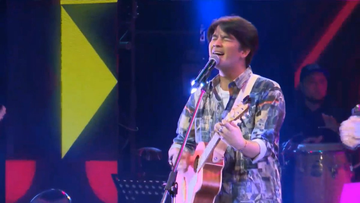 Another duet, this time with Phi Wan, the first thought that crossed my mind that time was "waw, such a high pitched song"  but they both could pull it off LIVE! It was superb! Phi Wan's voice is also beautiful and I enjoy his stage performance so much   #MSS1stShowCase