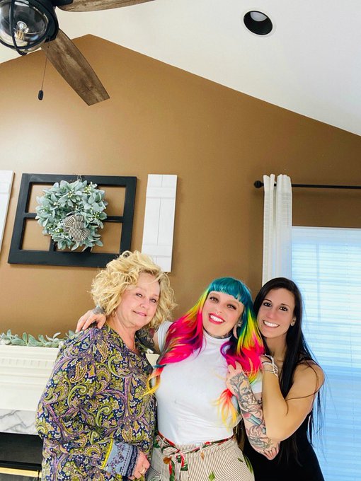 Two of the most important people in my life https://t.co/Mxk3e7IKMj<a href="/tag/votehimout2020"class="tags"><span>#votehimout2020</span></a>