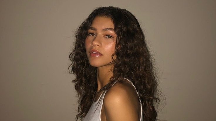xxrandomuser's tweet photo. ZENDAYA HA VINTO L'EMMY E APPROFITTO DEL MOMENTO PER RICORDARVI QUANTO SIA STUPENDA BELLISSIMA MAGNIFICA https://t.co/H91LoG0KSm