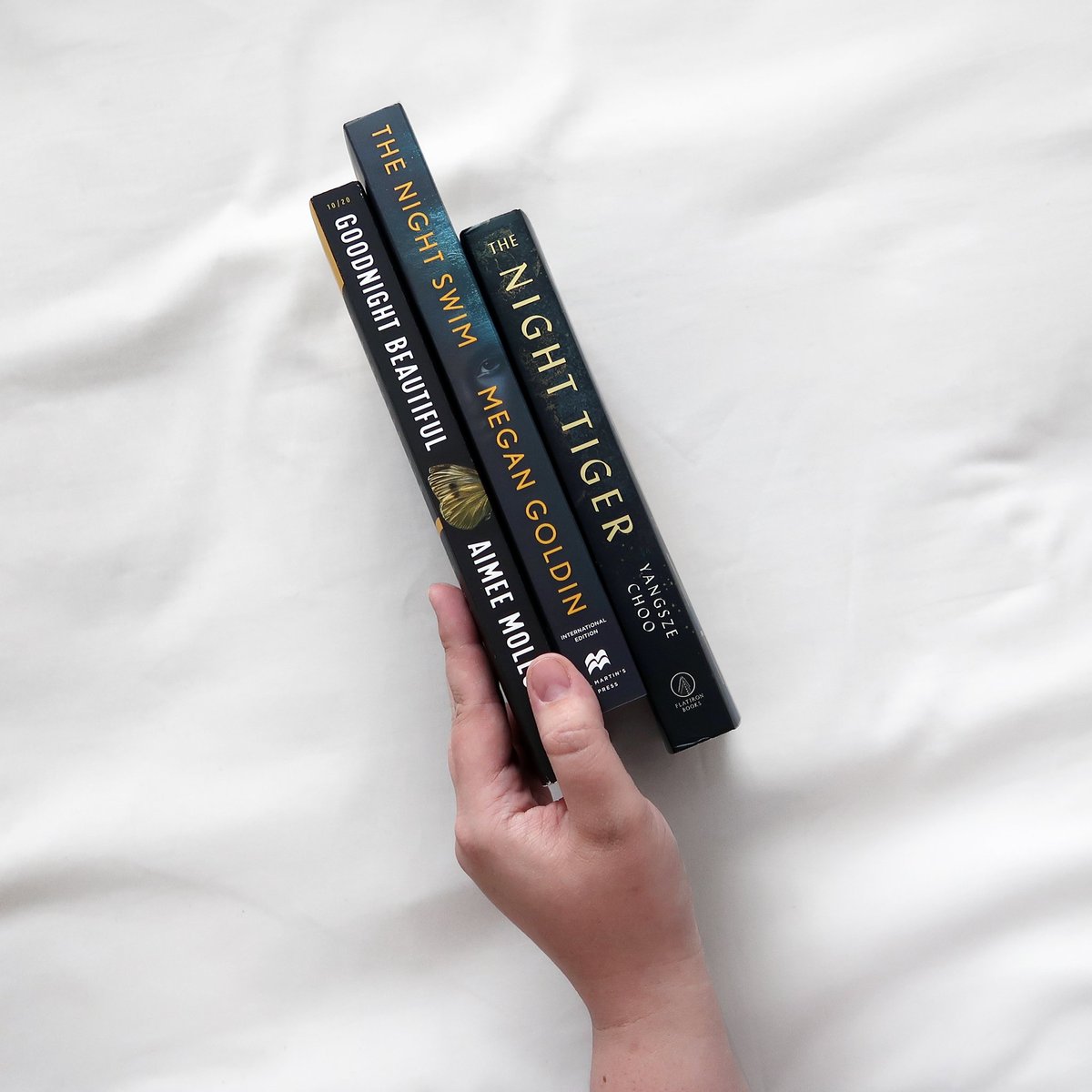 Omg the readathon has begun. I'm so not ready. But I did take this pic a few weeks ago, so shout out to me for being prepared with content lol. What the heck should I read first? #buzzwordathon *NIGHT* titles. ✨