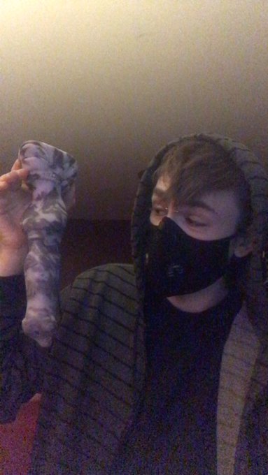2 pic. Thinking about going live on onlyfans here’s my link for some #twink #baddragon content I hope
