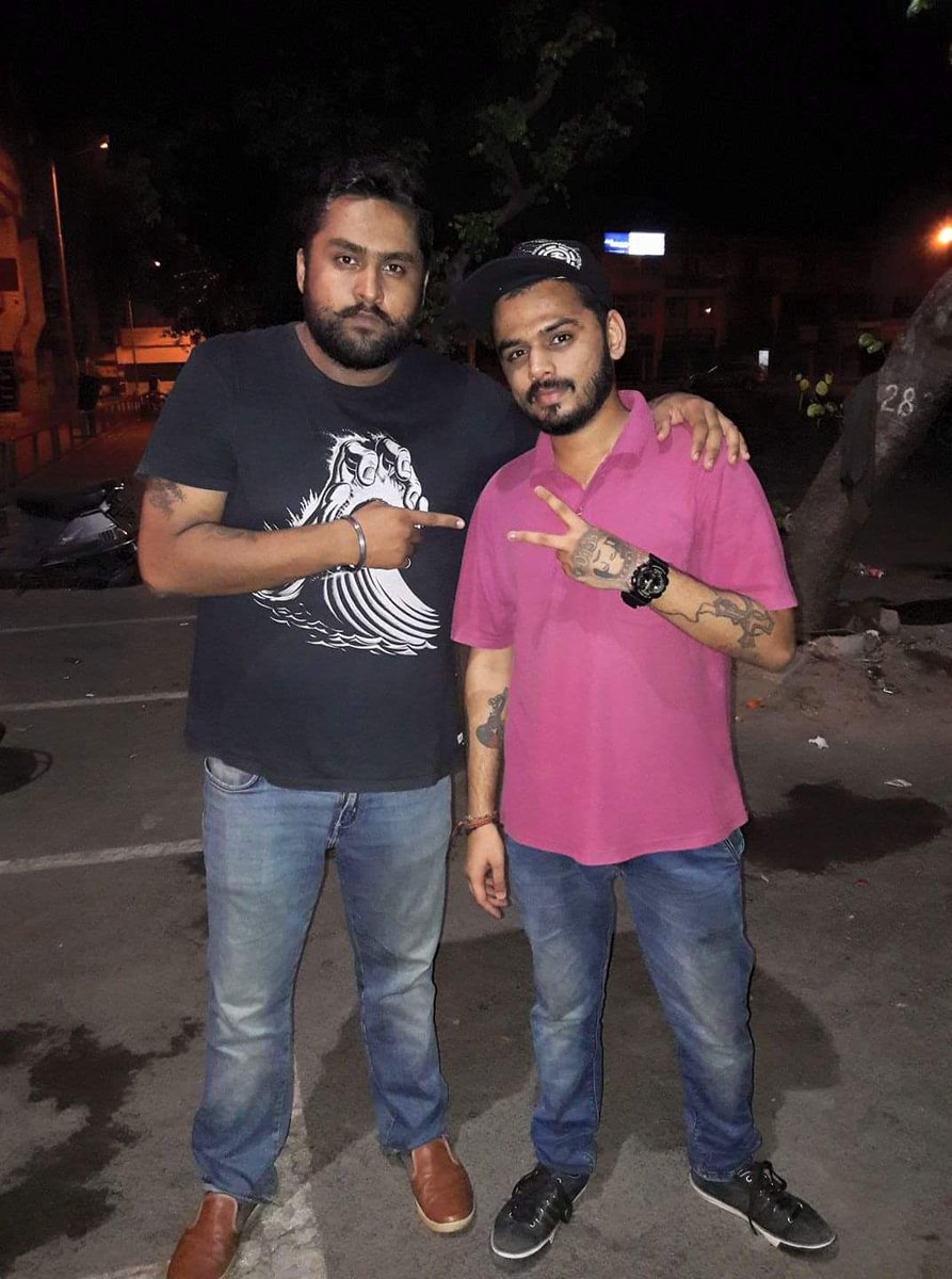 sxnchamusic's tweet photo. @5iveskilla and I in 2018. What a time it was. He taught me a lot of things that he won't even remember. You learn while talking to your seniors and I have always loved what he has done. Power to you bro. ❤️ https://t.co/UYDsNeadMy