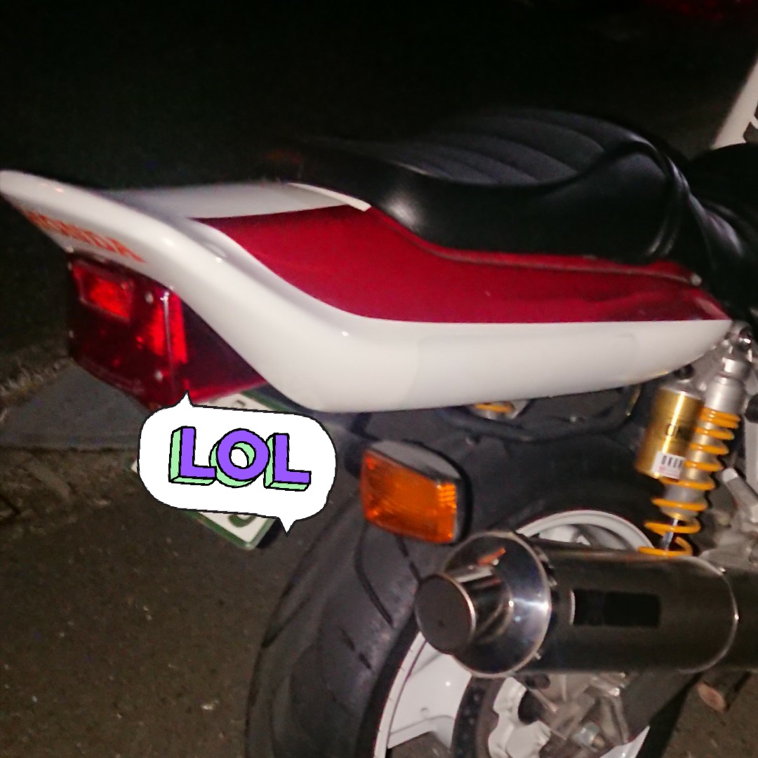 Ezo 愛車のレアパーツを見せてくれ Cb1000sf用 Spec製テールカウル 実物はあたし以外見たことないw 定価が確か円 違う意味で勇気がいりましたね ゞ T Co 6eadehb9wi Twitter