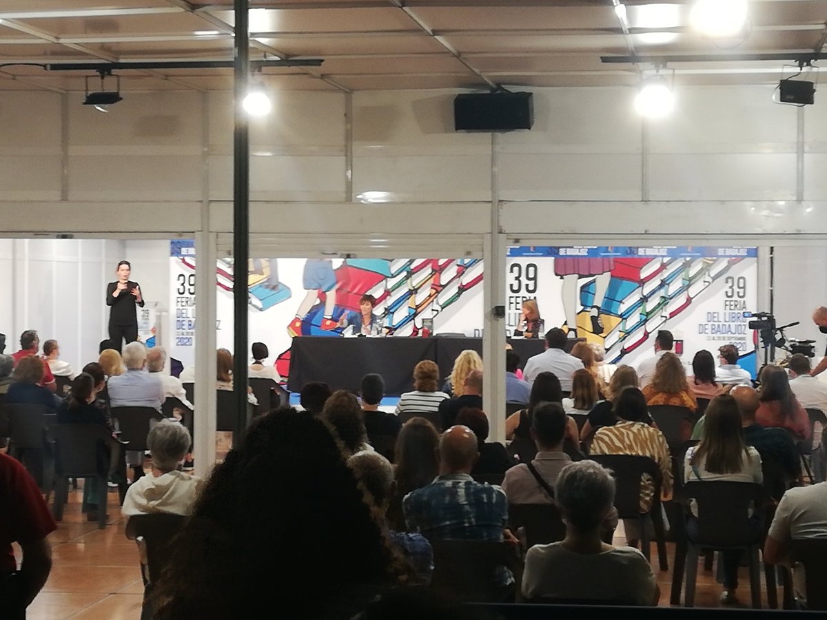 maneostos's tweet photo. Mi enhorabuena a la organización de la @FLBadajoz por lo bien que la han planteado ante la situación actual, ha sido la que más he disfrutado en los últimos años. #39FLB https://t.co/aw8j7Q1QfA