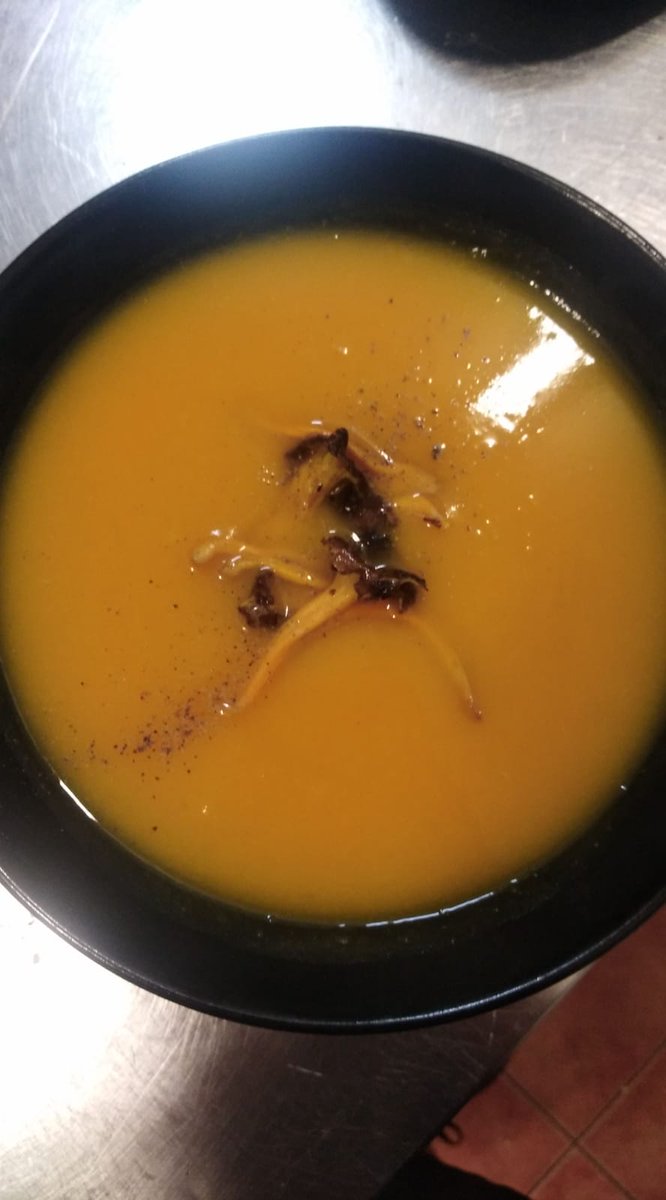 Ja comença a fer gana, eh? Aquí teniu l'últim menú de l'estiu. Demà,el primer de la tardor! #SantCugat