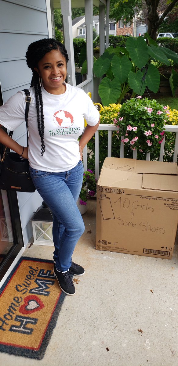 SRHAITIORG's tweet photo. Happy 😃 Monday! ☀️Saturday, afternoon we donated and dropped off men, women, and children shoes to @40girls1.

 It was definitely a beautiful day and a awesome feeling to give back. #donationdropoff #scatteringresources #nonprofitorganization #volunteer #giveback #40girls1 https://t.co/qZcd7BJqi1