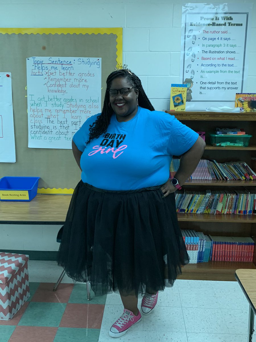 KayeaHelen's tweet photo. Happy Birthday to this amazing young lady that I get to call my kid. #anotherkid #teachers4ever @shankeducation @spiritbelieves @MsE_teaches @carrieadevaney https://t.co/0H9gQTnXhC