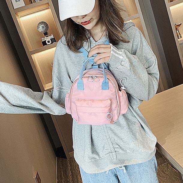 Comelnya Meenie bag niPrice : RM35 only READY STOCK  POSTAGE : SM RM8 / SS RM11Product Info:Material : Canvas Size: 16cm(l) x 20cm(h)x 10cm(w)