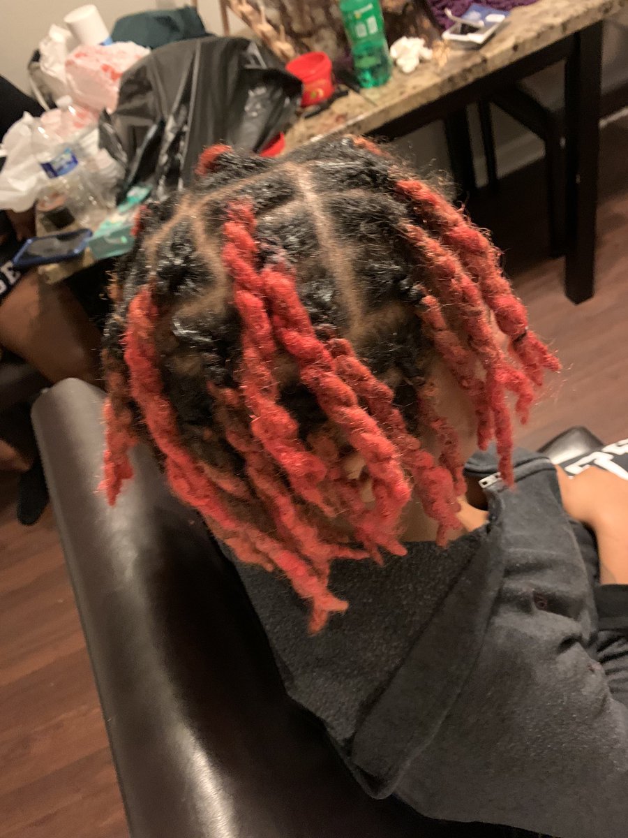 LAsGlamBar's tweet photo. My client asked for it &amp; I delivered 🥶🥵✨ I think it’s safe to say she loves her 36” Soft Locs over Locs ‼️✨🍂 #booknow #goingup #locsoverlocs #bossqueen #lalastouch #queens #757braider #blackownedbusinesses #blackowned #blackownedbusiness https://t.co/u4shtqP4yB