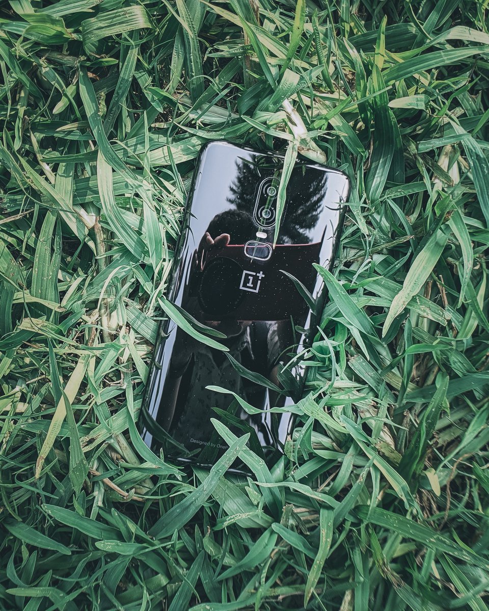 phonesephoto's tweet photo. Mirror Black 🌚🌝
@OnePlus_IN @pulpkey #PulpkeyXYou https://t.co/vuKLY9dYtW