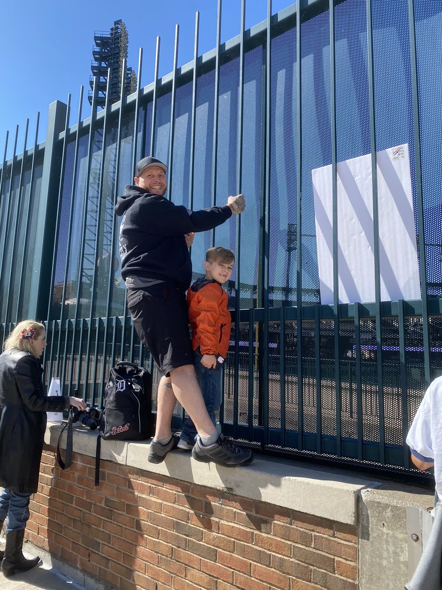 crystal lyons tweet media