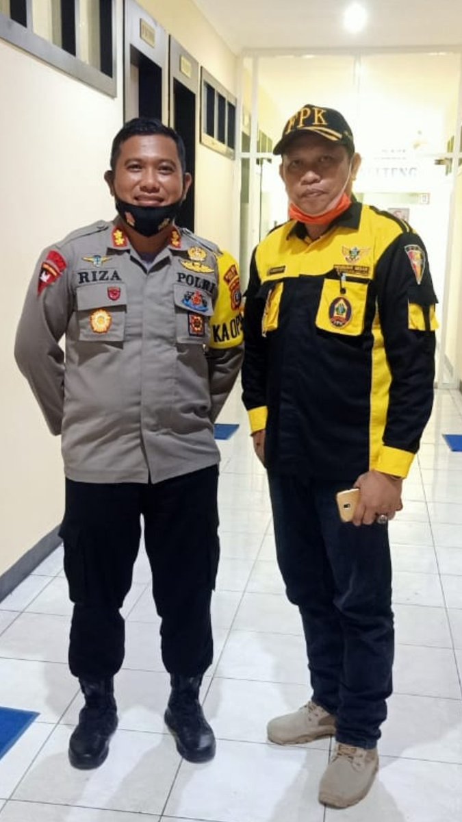 ronynento's tweet photo. Salam Mosipeili ...
Silaturahim FRONT PEMUDA KAILI (FPK) diterima langsung oleh Bpk KAPOLDA Sulteng yg baru menjabat Irjen Drs ABDUL RAKHMAN BASO, SH dan didampingi langsung Bapak KAPOLRES Palu AKBP RIZA FAISAL, Dir Binmas Kombes Mahedi Surinda  
@humaspolsulteng 
@humasrespalu https://t.co/OSm9aB0zeI