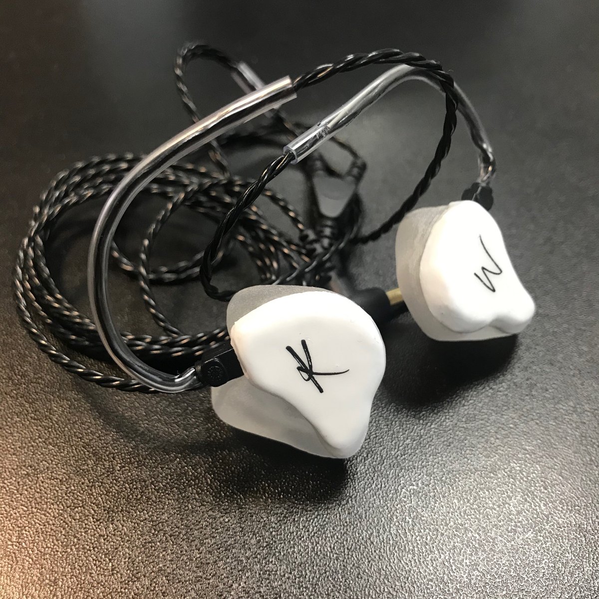 ReadAudio's tweet image. Flying in to Monday, fresh! Obviously no additional charge for customisation. Just like nobody else 🤙 #JustLikeNobodyElse #InEarMonitors #IEM #IEMS #Musicians
