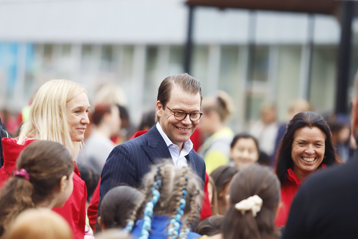 rwthofficial's tweet photo. 🇸🇪
#Sweden’s Prince Daniel visited for @generationpep initiative, and went mountain biking with students at British Junior Primary School in #Eskilstuna.
📸 Eskilstuna Kuriren, TT, SPA #PrinsDaniel #Kungahuset #SverigesKungahus #Sverige #GenerationPep https://t.co/bgAYqdNwc4