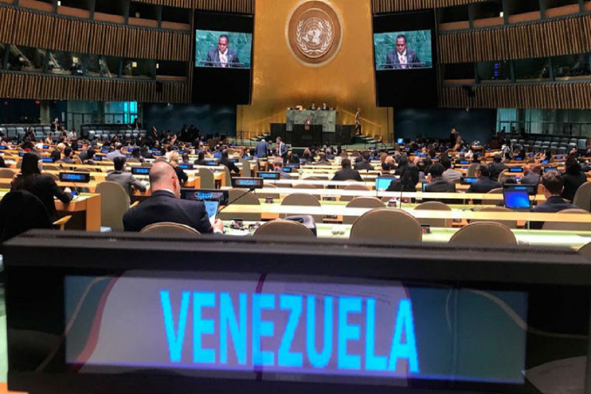 elpce's tweet photo. Rechazamos una nueva injerencia imperialista contra #Venezuela: rechazamos el informe de la ONU‼️

➡️ Denunciamos la parcialidad e intencionalidad del informe impulsado por EEUU, la OEA y el autodenominado Grupo de Lima. 

📄🔗https://t.co/VwS1psLgeQ https://t.co/oZ8aX7ybfG