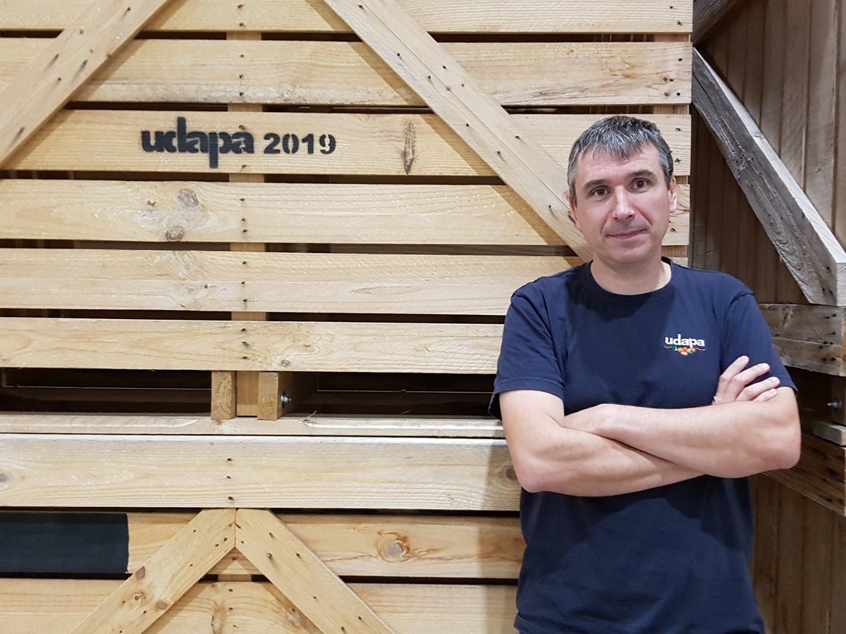 radio_vitoria's tweet photo. 🚜 Entrevista a #Ignacio #Juanche, director de Agronegocio de @Udapa_coop sobre la campaña de recogida de la #patata
🎙️#LurBizia @radioeuskadi y #RadioVitoria
https://t.co/olHDz4lRD5 https://t.co/Cex1L2hfM6