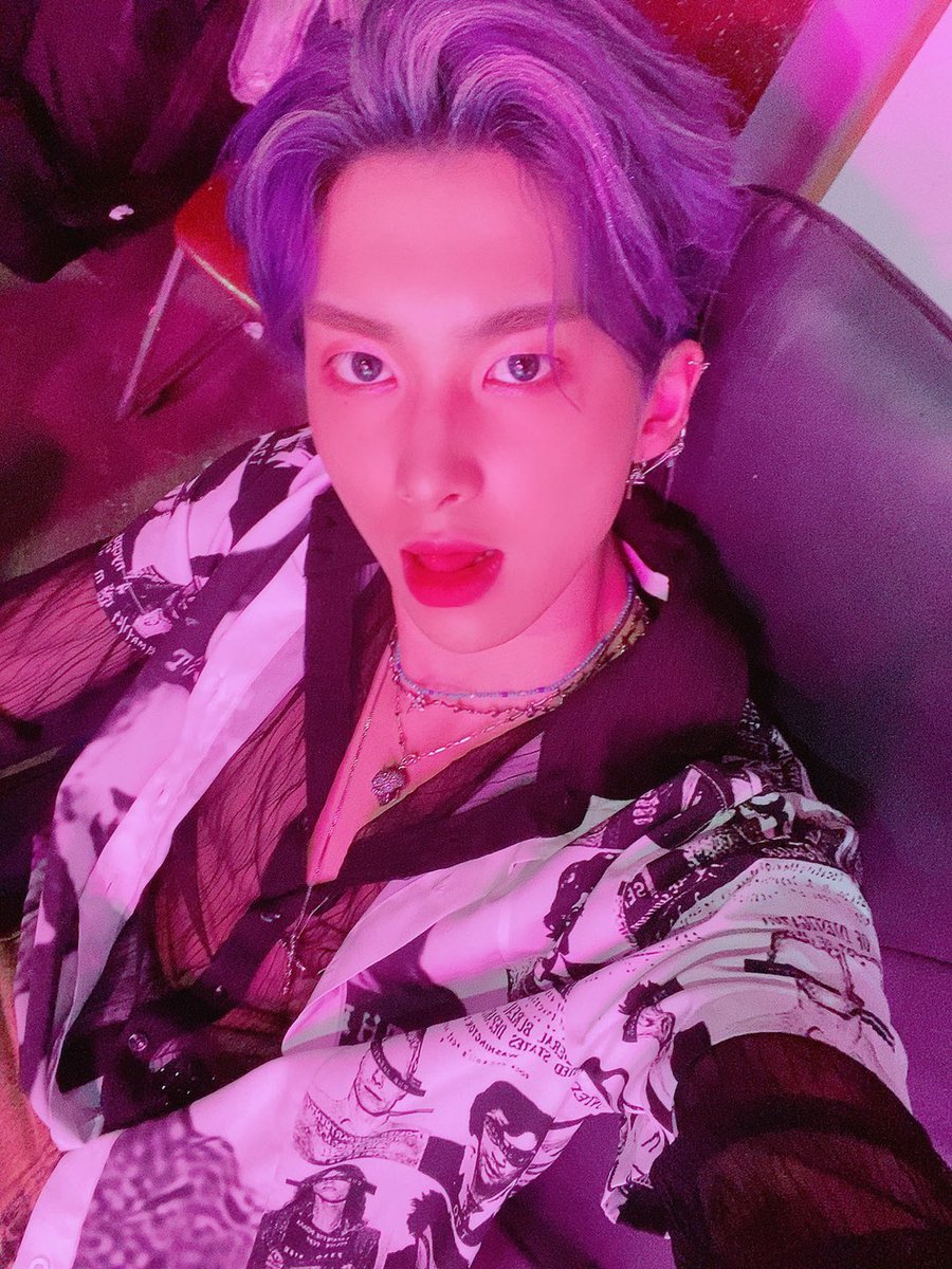 UP10TION's tweet photo. 😈 #샤오 #xiao https://t.co/TIqItW7u8c