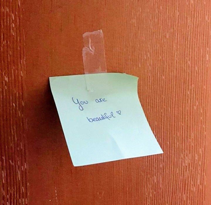 ShiplakeGilson's tweet photo. Our girls' Monday morning started with a surprise. Have a fabulous week, everybody! #ShiplakeInspirational #GilsonHouse https://t.co/da5Xq0JSmY