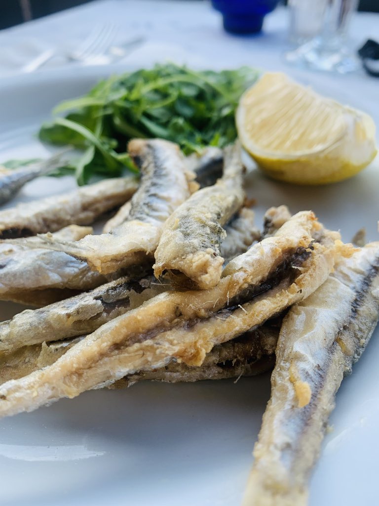 I love sardines (or young pilchards) simply grilled or fried! @MSCintheUK @seafishuk @fishisthedish @FisheliciousUK #seafood #seafish #healthy #supplement #omega3 #selenium #vitaminB12 #calcium