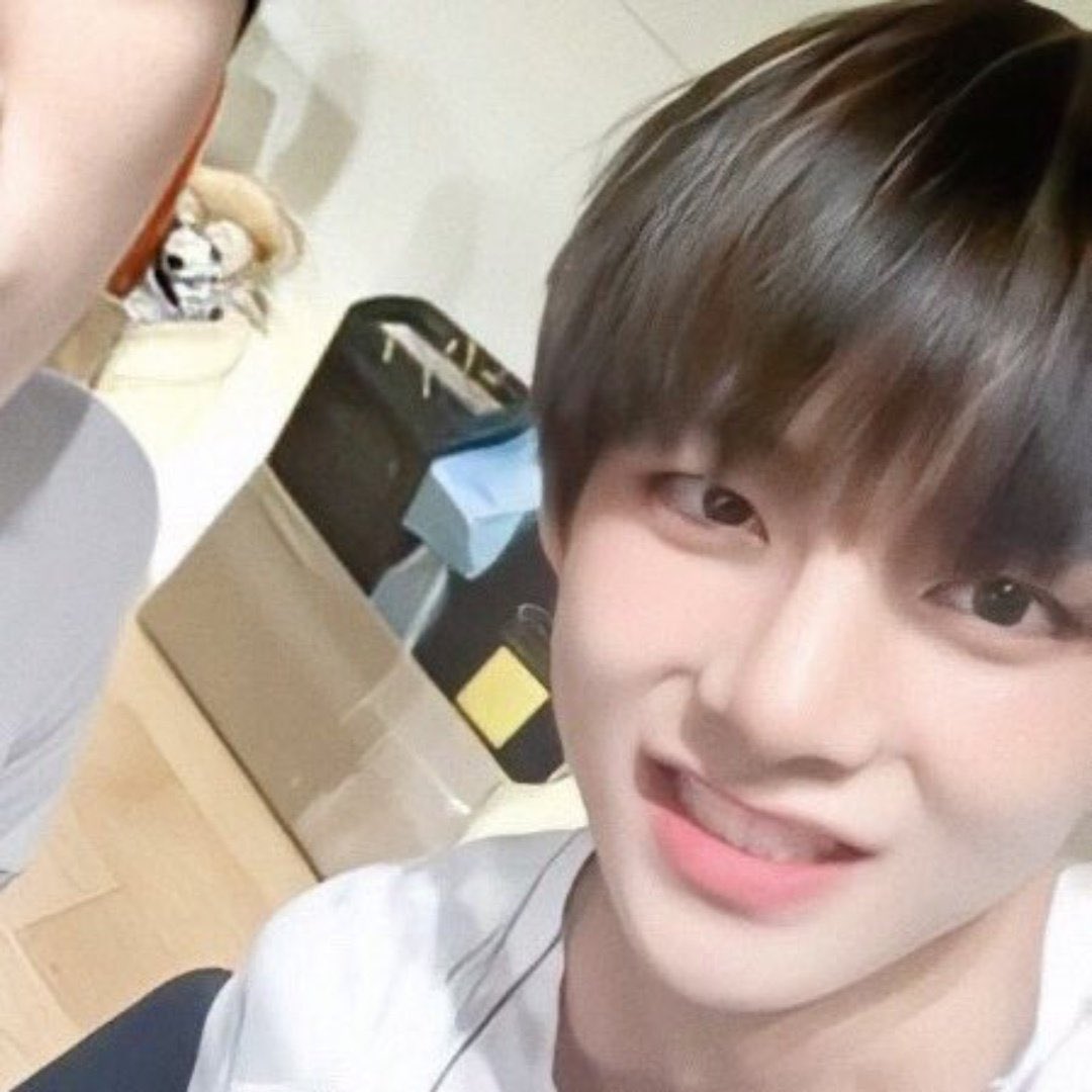 ถ่ายกับฮยองแล้วน่ารักจัง