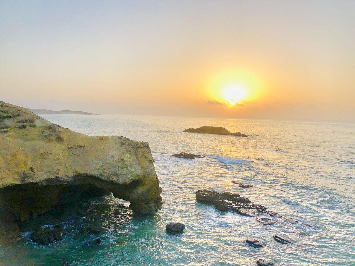 Bandrr99's tweet photo. شروق 🌅محافظة الوسطى عمان 2020#تصويري https://t.co/NwxWIT7hAV