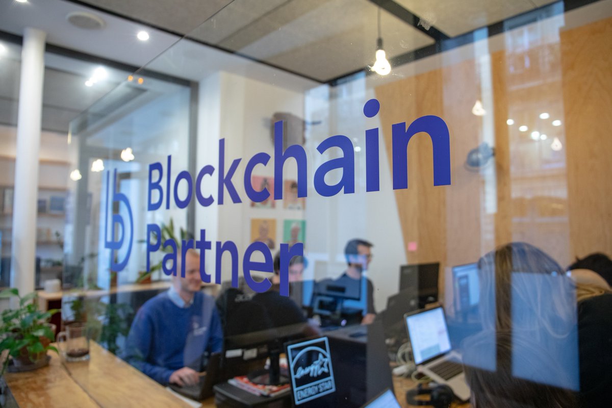 BlockchainPartn's tweet photo. Nous recrutons un dev/ingé #fullstack chez #Blockchain Partner ! Si tu as déjà une expérience sur #Go et #React, n'hésite pas à postuler - c'est par ici : https://t.co/qwUteJitPw https://t.co/WELnx6ZJ6M