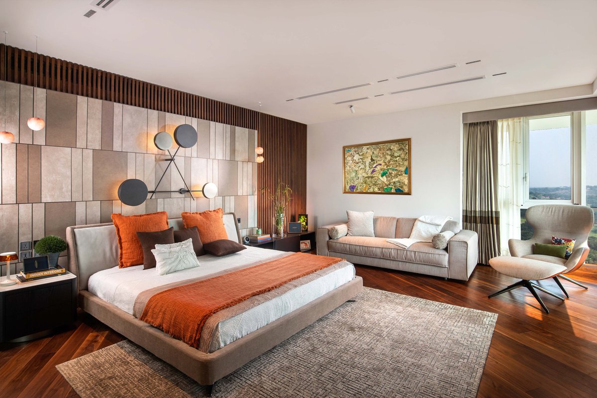LivingetcInd's tweet photo. Our #HouseOfTheMonth is a perfect combination of a modern and minimalist home. Meticulous planning sanctified with spectacular artworks and stunning lights defines this luxurious penthouse by Ar. Rudraksh and Priyanka of 42MM Architecture. Download our issue to know more! https://t.co/AebdZcnn8C