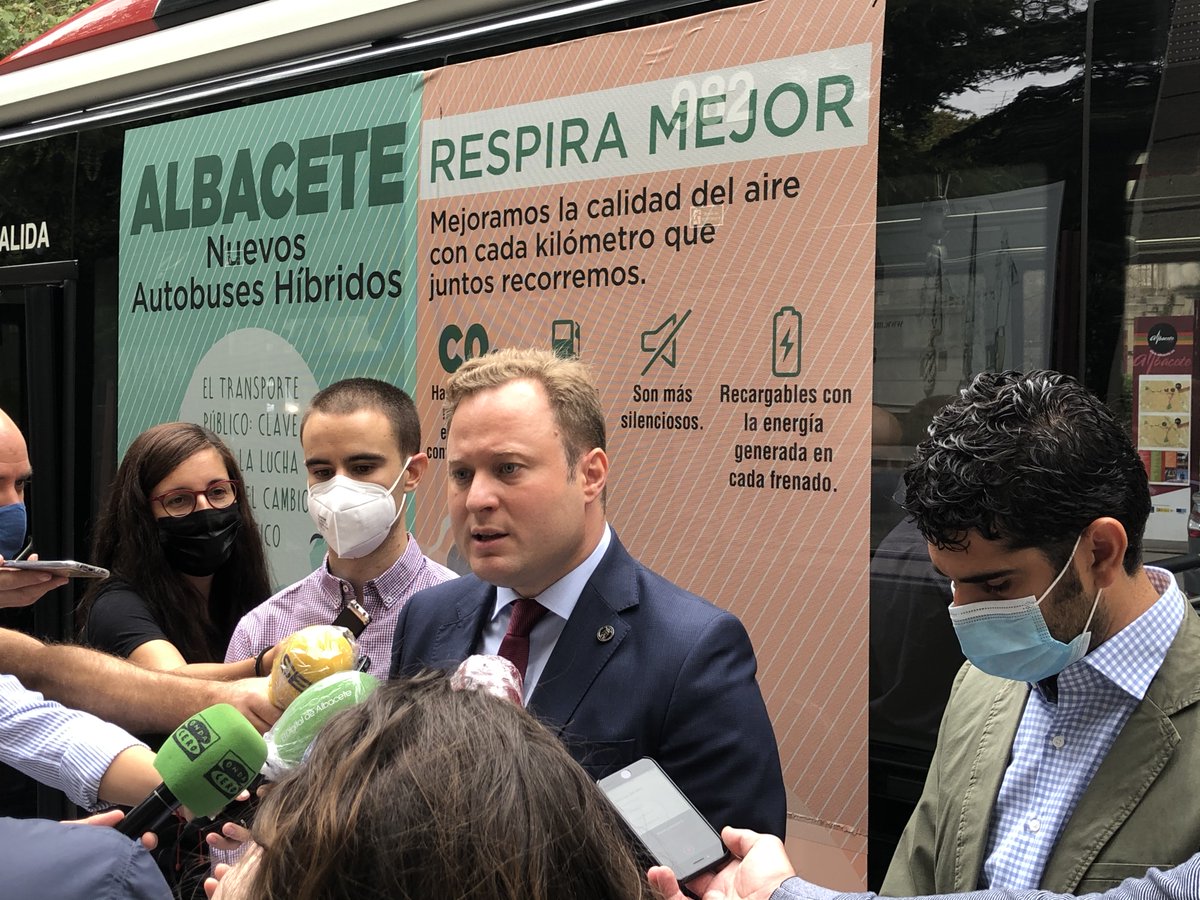 inetum_es's tweet photo. ¡Seguimos con buenas noticias en el sector #transporte! Inaugurado en #Albacete el Sistema de información y #wifi al usuario para el transporte urbano de autobuses.
@AytoAlbacete @vectalia
#livemobility #tecnología
@iecisa @gfi_world https://t.co/xCdVzIkMMW