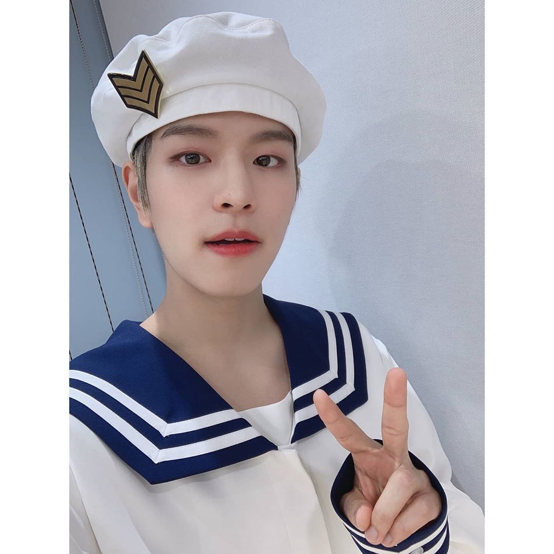 seungmin a thread, a thread;