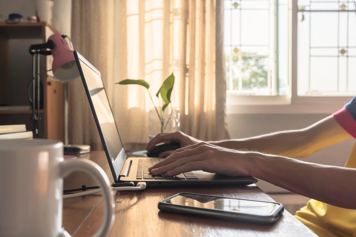 TeamscapesLearn's tweet photo. Are you still working from home?
Here are our top tips on how to make the best of remote working so your wellbeing – and that of your teams – doesn’t suffer >> https://t.co/sejilC8cLY

#remoteworking #wellbeing #remotework #remoteworkforce https://t.co/iMpOIQDg0f