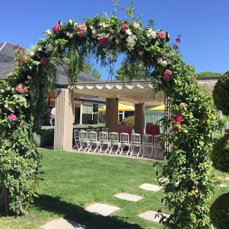 LaRomanee_'s tweet photo. El esplendor y la belleza de nuestros jardines, llenos de árboles, flores y fuentes es el entorno perfecto para vuestra #Boda. Venid a conocernos si quereis que vuestra #Boda2021 sea un día inolvidable en un finca exclusiva ❤
📲 Información: 918 14 99 78
📩 info@laromanee.com https://t.co/UsUAG8jMZ7
