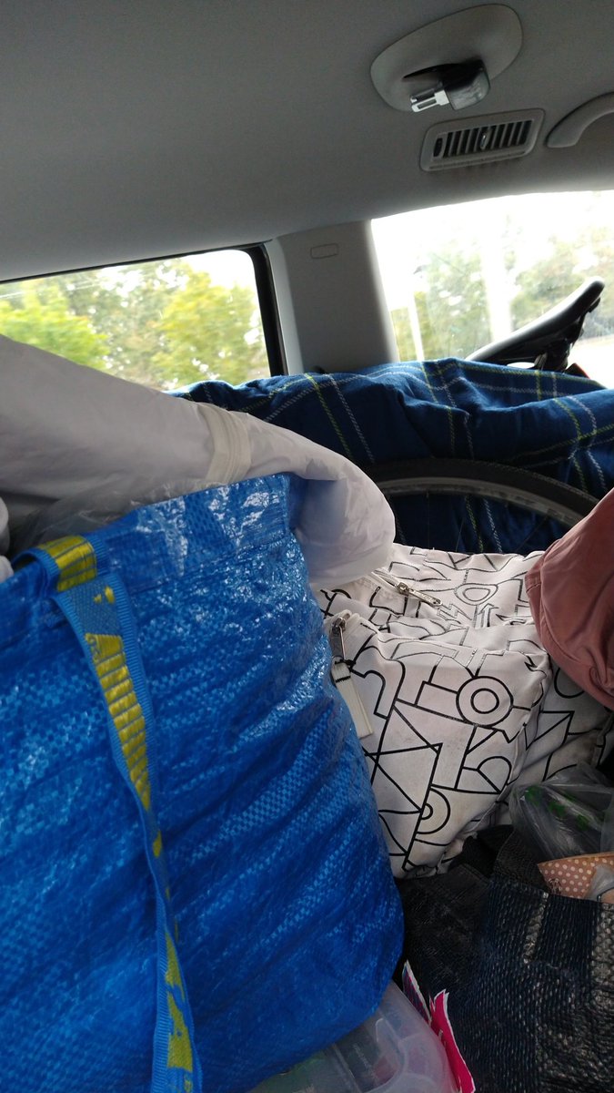 miriamboase's tweet photo. moving day !! https://t.co/kJ70qLN400