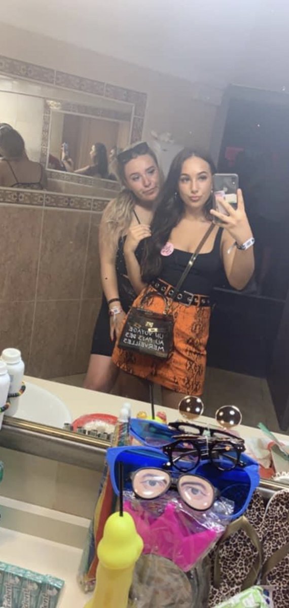 Happiest of birthdays to my sis❤️ don’t know what I would do without you! I hope you’ve had the best weekend &amp; cant wait for krakow🤩 I love u so much xxx <a href="/islawatsonxo/">Isla Watson</a>