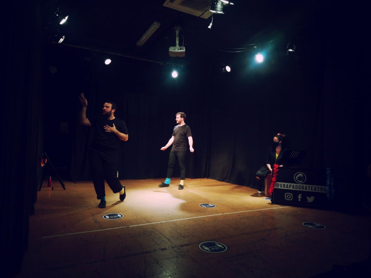 msalvadortato's tweet photo. Para la vuelta a la #culturasegura también son fundamentales las #salasdeteatro independientes. Anoche, y con todas las medidas de seguridad, volvimos a @Bululu2120 para disfrutar de los #Imprototipos de @GrapadoraTeatro. 👽🛸

#yovoyalteatro #teatro #impro #improv #improvisación https://t.co/F3nRQBI3s5