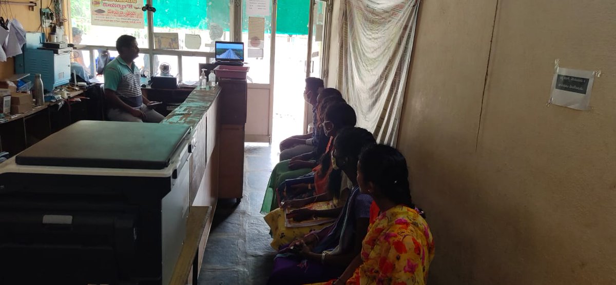 knkmeeseva1's tweet photo. To pm progam at chandrugond CVLE:K NARESHKUMAR@dintya15
@CSCeGov
@rsprasad
@rajakishore_j
@prakhar28274
@wifichoupal
@CSCTelangana
#ghartakfibre
#CSCTS https://t.co/e9J9cOetkG