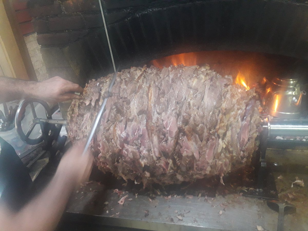 Biz yemeğe çıkıyoruz çift arkadaşlar davetli