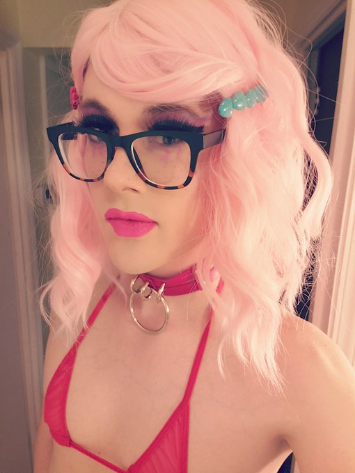 1 pic. I'm trying to think of some super nasty video ideas. I would love suggestions messaged to me.