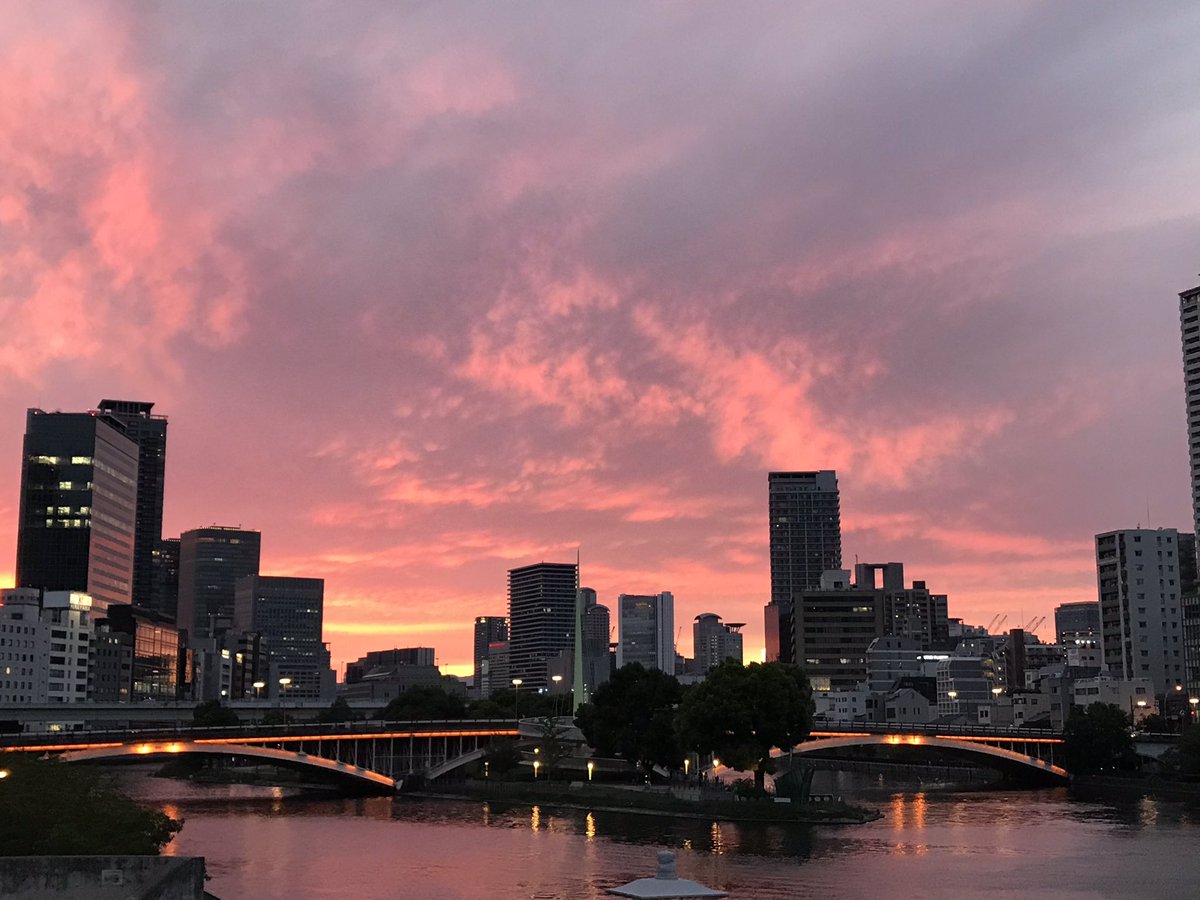 טוויטר テリーズ カフェ בטוויטר 都会の夕焼け 綺麗です 夕焼け 都会 Sunset T Co Mal1ejbfwi