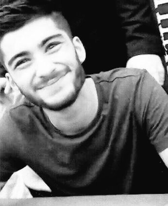 Zayn smiling ; a thread (Cause I miss him)