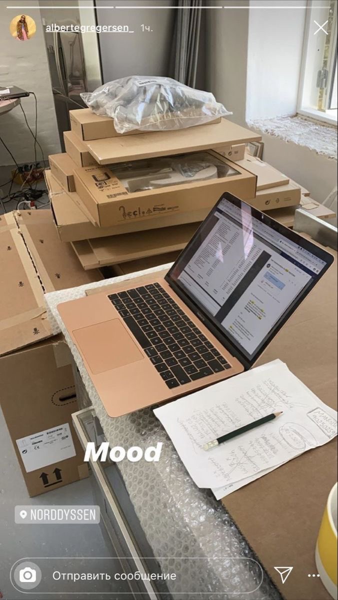 softparisian's tweet photo. starting my sales and marketing internship today https://t.co/pTLbPyGApv